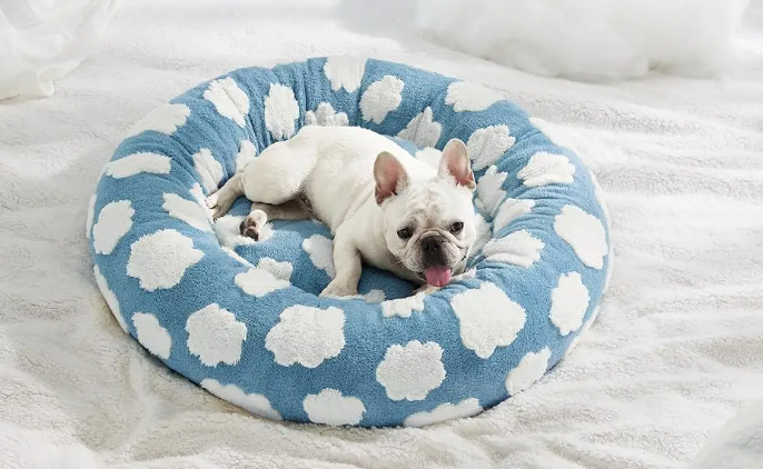 Luxury Round Calming Donut Pet Bed – Plush Washable Cat & Dog Bed with Cute Prints