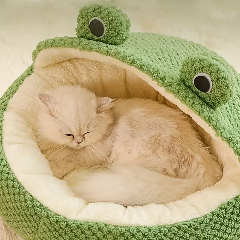Green Frog Cat Bed – Cute Cartoon Semi-Enclosed Cat Nest for Kittens, Cats &amp; Small Pets