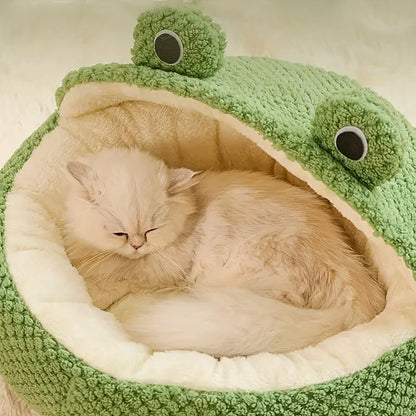 Green Frog Cat Bed – Cute Cartoon Semi-Enclosed Cat Nest for Kittens, Cats &amp; Small Pets